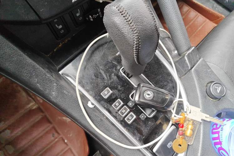 Used Dongfeng Aeolus AX7 2015 2.3L Automatic ZhiZun Version Gear Lever