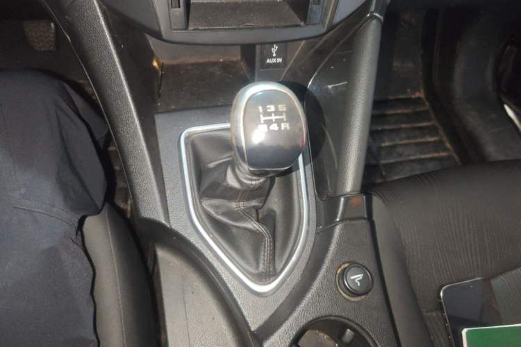 Used Dongfeng Aeolus AX7 2015 2.0L Manual Zhiyue Model Gear Lever