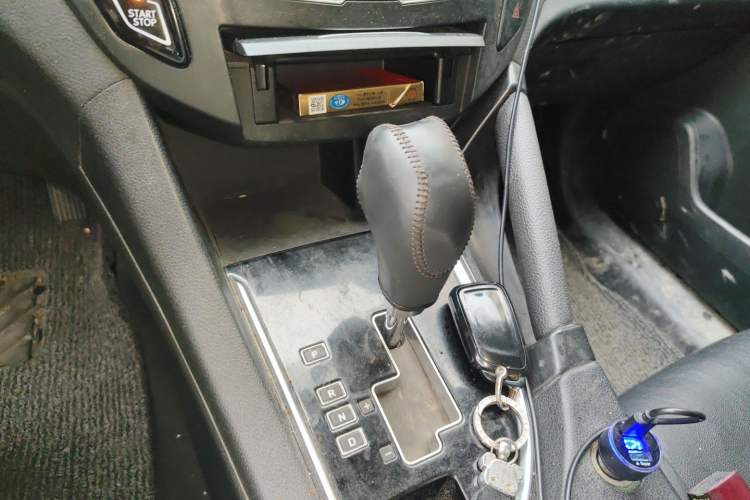 Used Dongfeng Aeolus AX7 2015 2.0L Automatic Zhiyi Trim Gear Lever