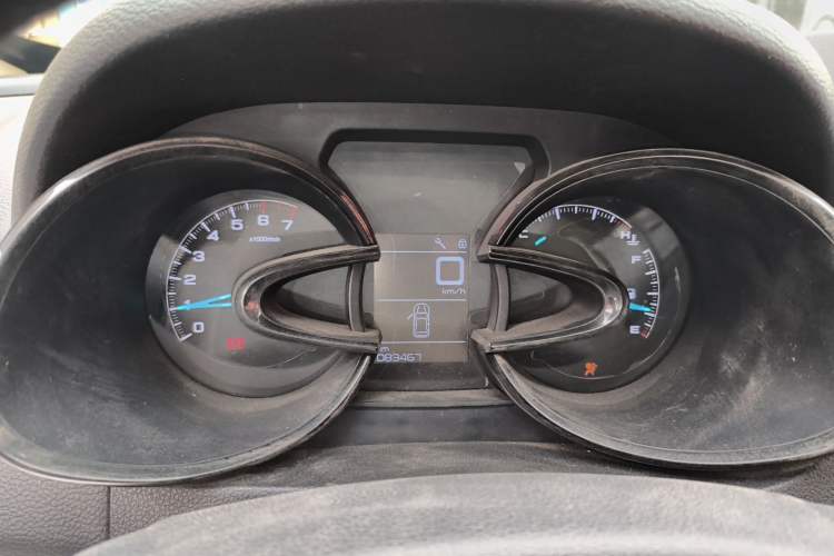 Used Dongfeng Aeolus AX7 2015 2.0L Manual Zhiyi Trim Instrument Cluster