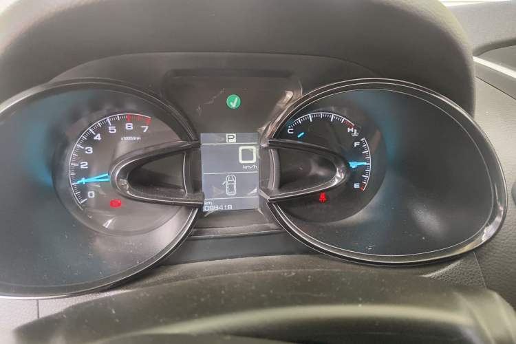 Used Dongfeng Aeolus AX7 2015 2.0L Automatic Zhiyue Version Instrument Cluster