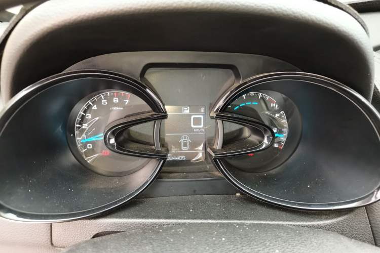 Used Dongfeng Aeolus AX7 2015 2.0L Automatic Zhiyi Trim Instrument Cluster