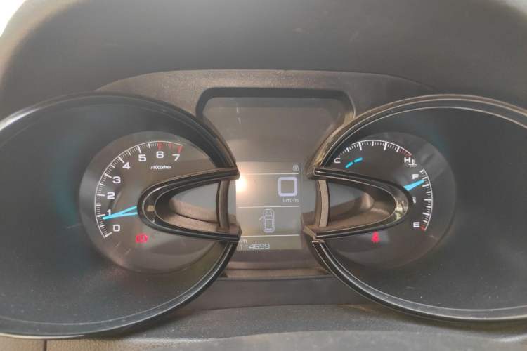 Used Dongfeng Aeolus AX7 2015 2.0L Manual Zhiyi Trim Instrument Cluster
