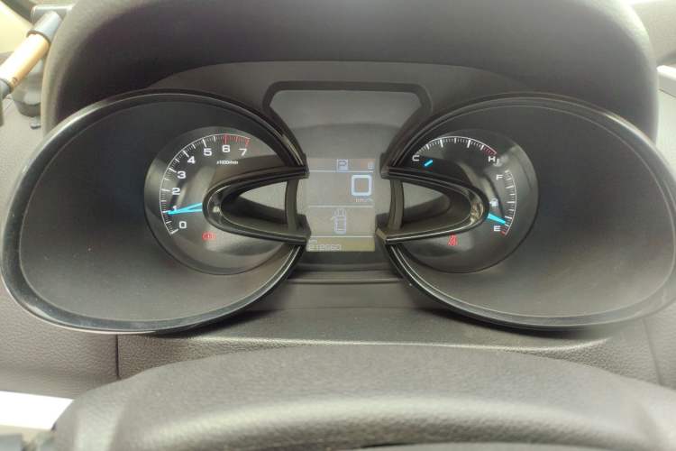 Used Dongfeng Aeolus AX7 2015 2.3L Automatic ZhiZun Version Instrument Cluster