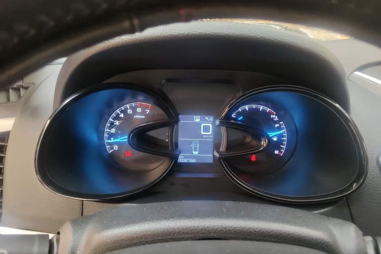 Used Dongfeng Aeolus AX7 2015 2.3L Automatic ZhiZun Version Instrument Cluster