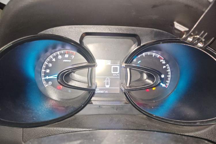 Used Dongfeng Aeolus AX7 2015 2.0L Automatic Zhiyi Trim Instrument Cluster