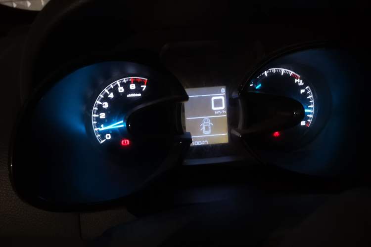 Used Dongfeng Aeolus AX7 2015 2.0L Manual Zhiyi Trim Instrument Cluster