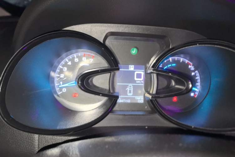 Used Dongfeng Aeolus AX7 2015 2.3L Automatic ZhiZun Version Instrument Cluster