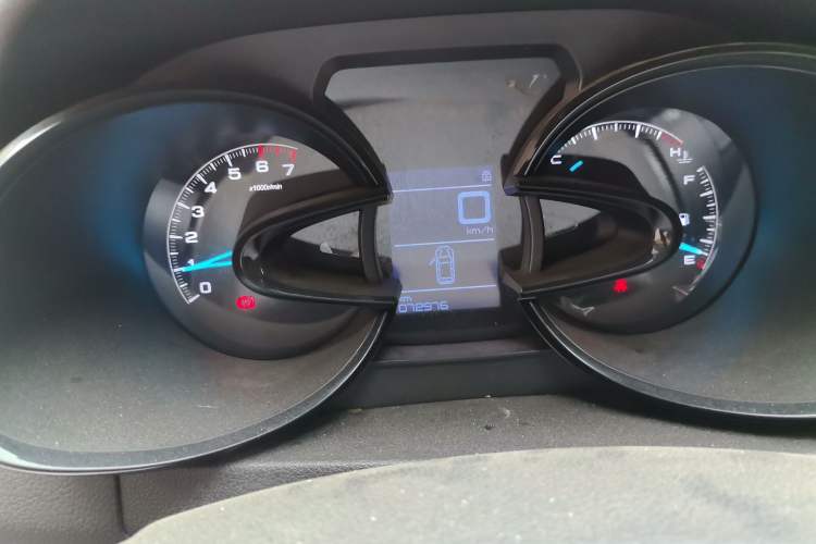Used Dongfeng Aeolus AX7 2015 2.0L Manual Zhiyi Trim Instrument Cluster