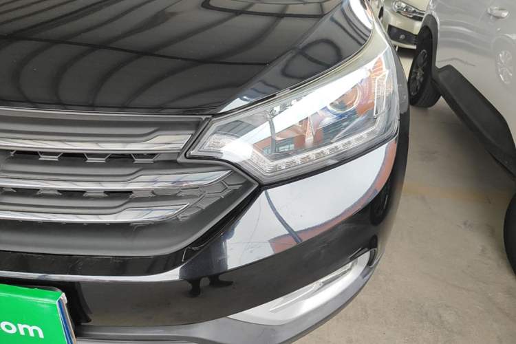 Used Dongfeng Aeolus AX7 2015 2.0L Manual Zhiyi Trim Left Front Headlight