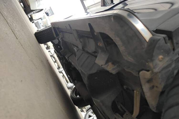 Used Dongfeng Aeolus AX7 2015 2.0L Manual Zhiyi Trim Left Side Sill