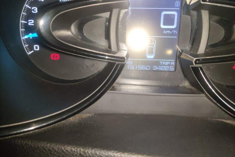 Used Dongfeng Aeolus AX7 2015 2.0L Manual Zhiyi Trim Odometer Close Up