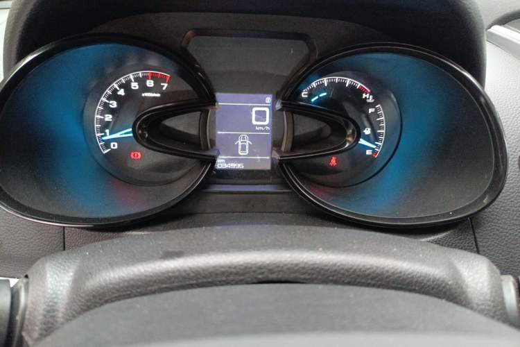 Used Dongfeng Aeolus AX7 2015 2.0L Manual Zhiyi Trim Odometer Close Up