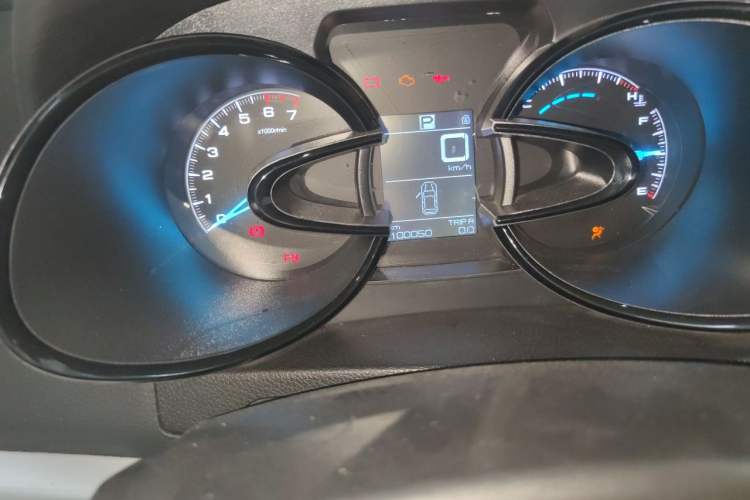 Used Dongfeng Aeolus AX7 2015 2.0L Automatic Zhiyi Trim Odometer Close Up