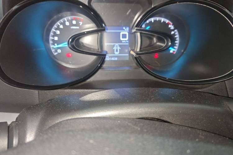Used Dongfeng Aeolus AX7 2015 2.0L Manual Zhiyue Model Odometer Close Up