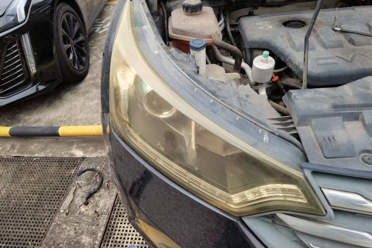 Used Dongfeng Aeolus AX7 2015 2.0L Automatic Zhiyi Trim Right Front Headlight