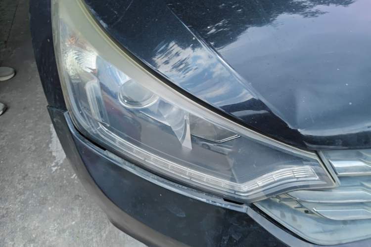 Used Dongfeng Aeolus AX7 2015 2.3L Automatic ZhiZun Version Right Front Headlight