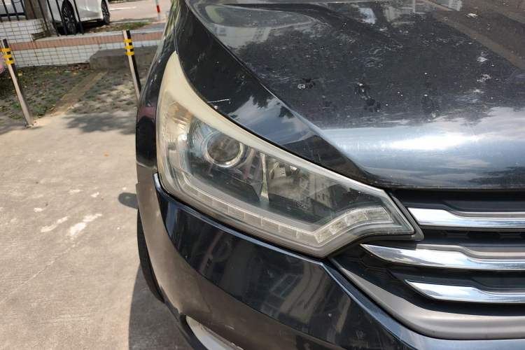 Used Dongfeng Aeolus AX7 2015 2.0L Automatic Zhiyi Trim Right Front Headlight