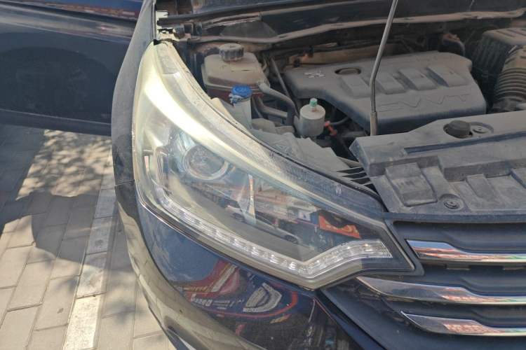 Used Dongfeng Aeolus AX7 2015 2.0L Manual Zhiyi Trim Right Front Headlight