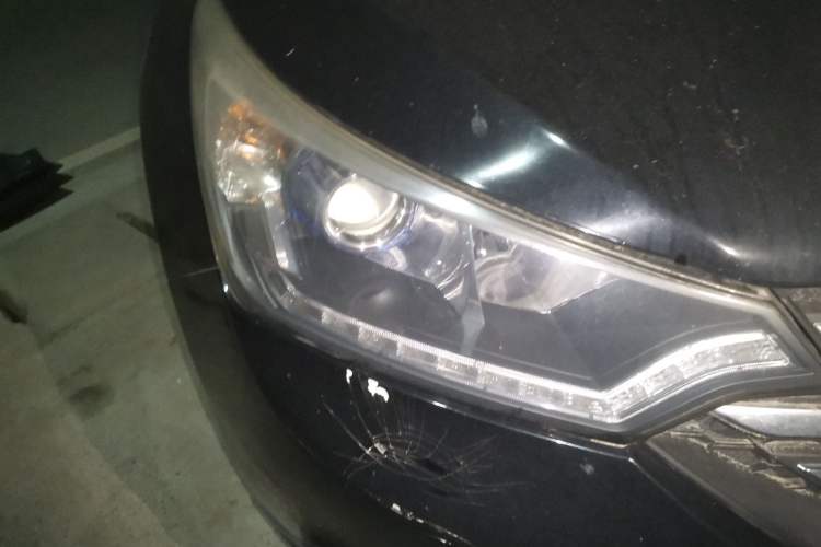 Used Dongfeng Aeolus AX7 2015 2.0L Manual Zhiyi Trim Right Front Headlight