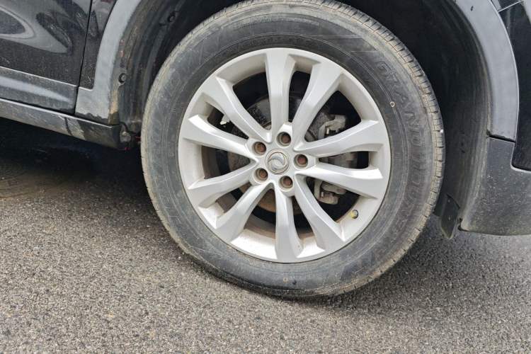 Used Dongfeng Aeolus AX7 2015 2.0L Automatic Zhiyi Trim Right Front Wheel Hub