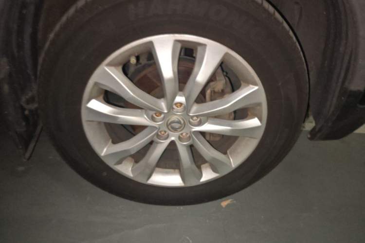 Used Dongfeng Aeolus AX7 2015 2.0L Automatic Zhiyi Trim Right Front Wheel Hub