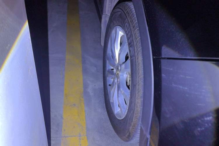 Used Dongfeng Aeolus AX7 2015 2.3L Automatic ZhiZun Version Right Front Wheel Hub