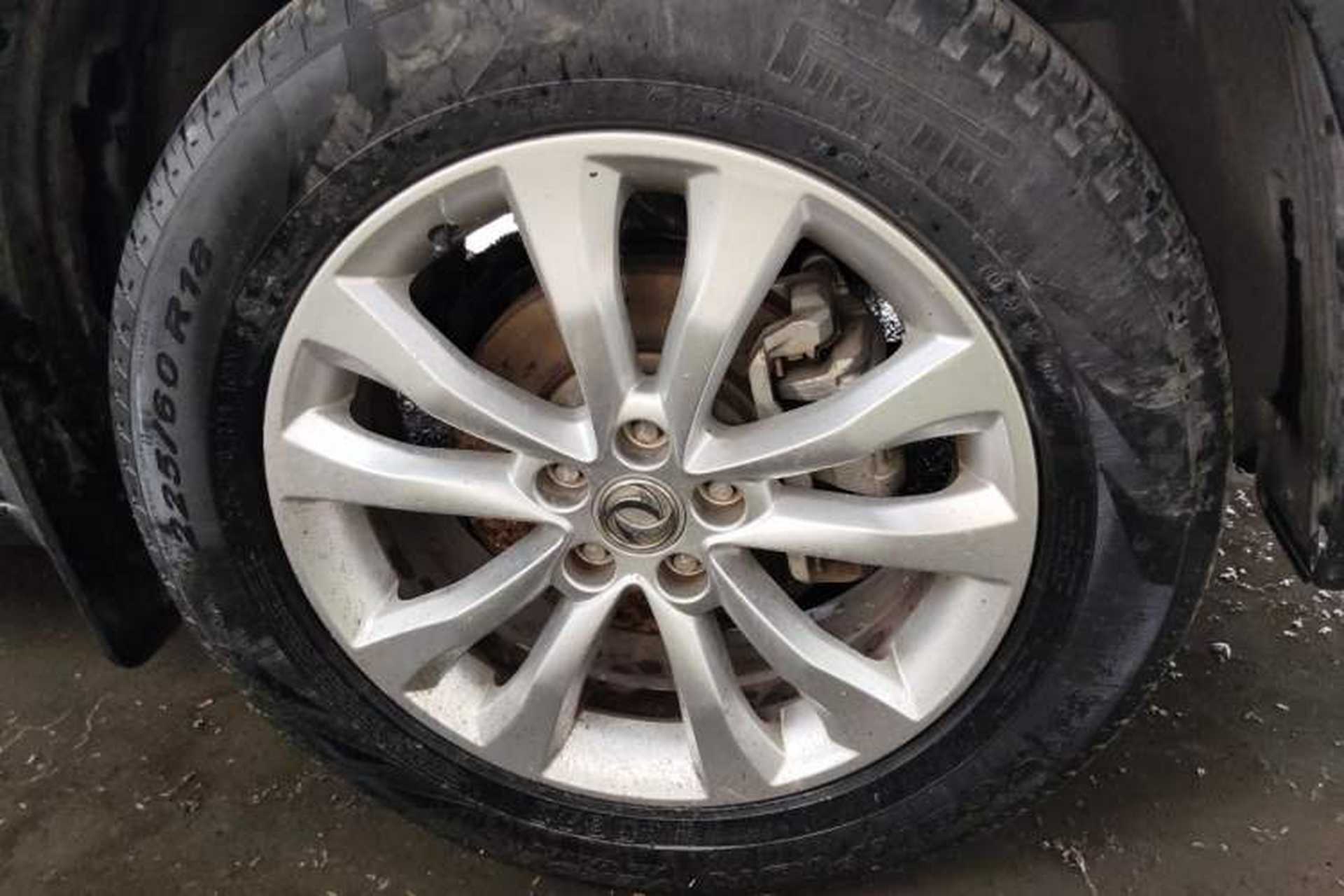 Used Dongfeng Aeolus AX7 2015 2.0L Manual Zhiyi Trim Right Front Wheel Hub