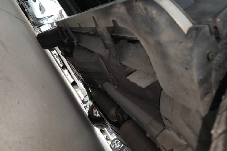 Used Dongfeng Aeolus AX7 2015 2.0L Manual Zhiyi Trim Right Side Sill
