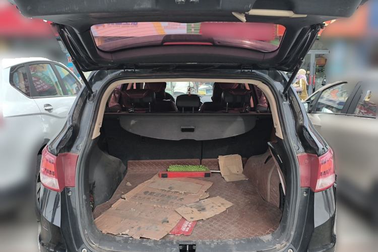 Used Dongfeng Aeolus AX7 2015 2.0L Manual Zhiyi Trim Trunk