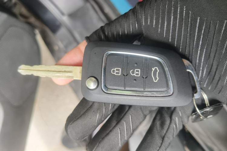 Used Dongfeng Aeolus AX7 2015 2.0L Automatic Zhiyue Version Vehicle Key