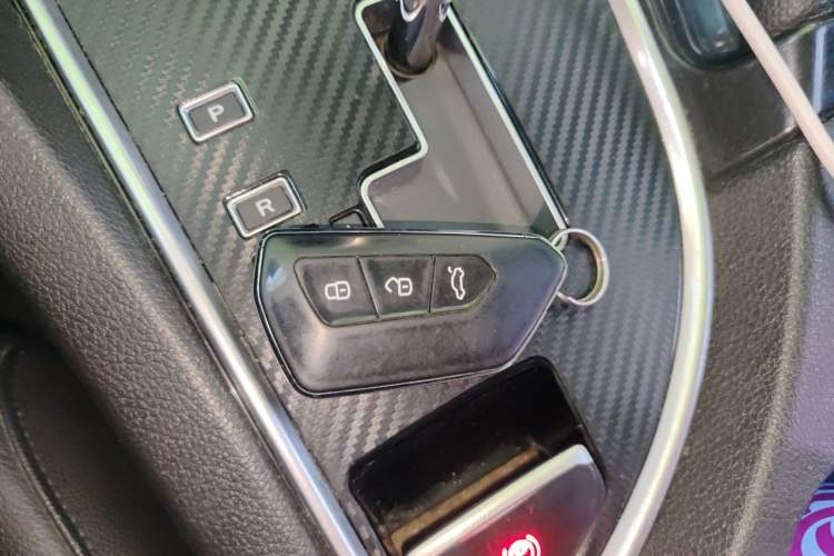 Used Dongfeng Aeolus AX7 2015 2.3L Automatic ZhiZun Version Vehicle Key