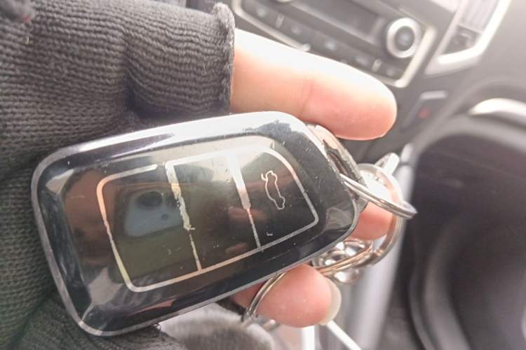 Used Dongfeng Aeolus AX7 2015 2.0L Automatic Zhiyi Trim Vehicle Key
