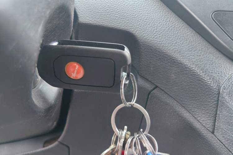 Used Dongfeng Aeolus AX7 2015 2.0L Automatic Zhiyue Version Vehicle Key