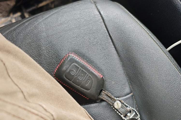 Used Dongfeng Aeolus AX7 2015 2.0L Automatic Zhiyi Trim Vehicle Key