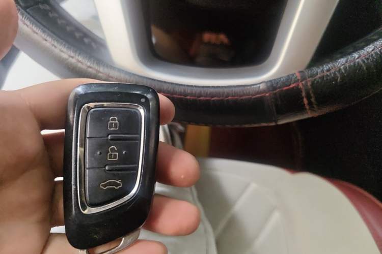Used Dongfeng Aeolus AX7 2015 2.3L Automatic ZhiZun Version Vehicle Key