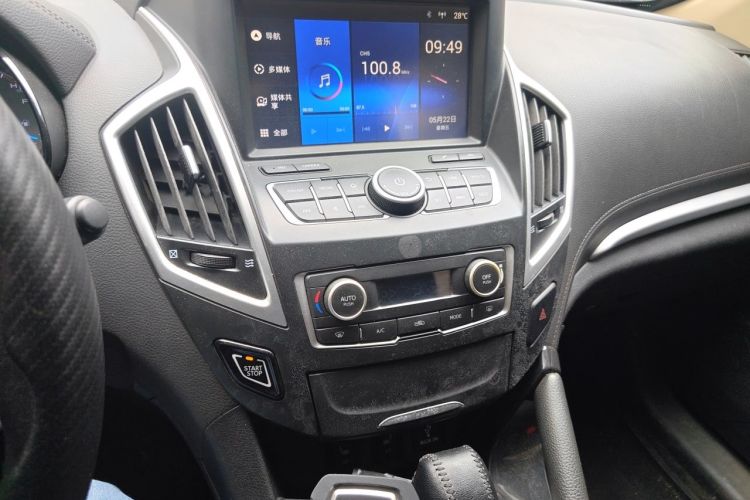 Used Dongfeng Aeolus AX7 2015 2.3L Automatic ZhiZun Version Audio And AC Panel