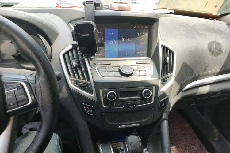 Used Dongfeng Aeolus AX7 2015 2.0L Automatic Zhiyi Trim Audio And AC Panel