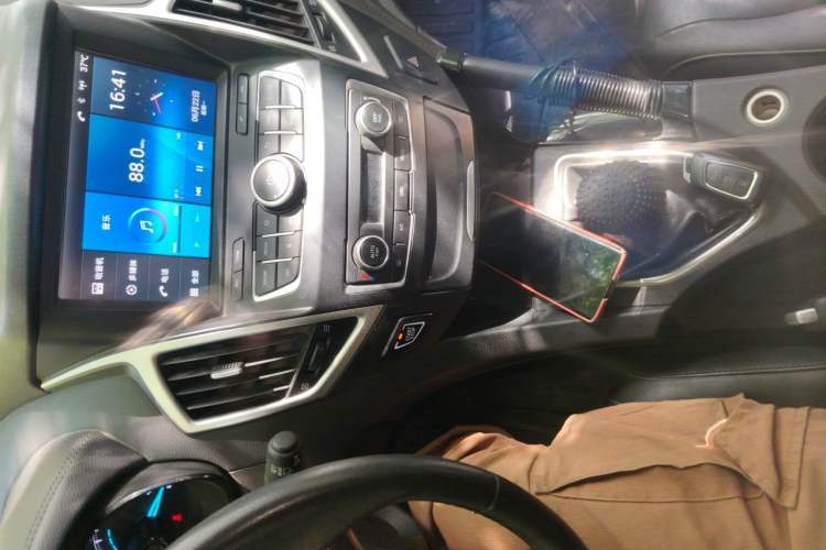 Used Dongfeng Aeolus AX7 2015 2.0L Manual Zhiyi Trim Audio And AC Panel