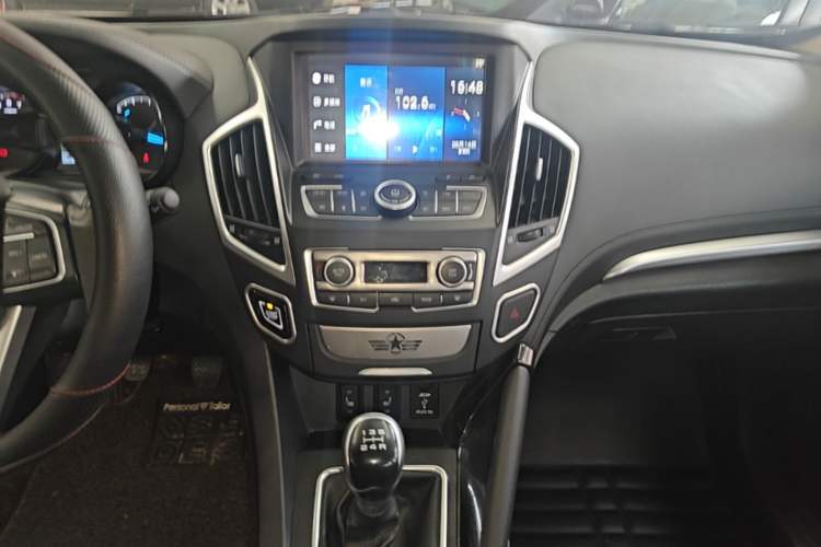 Used Dongfeng Aeolus AX7 2015 2.0L Manual Parade Edition Audio And AC Panel