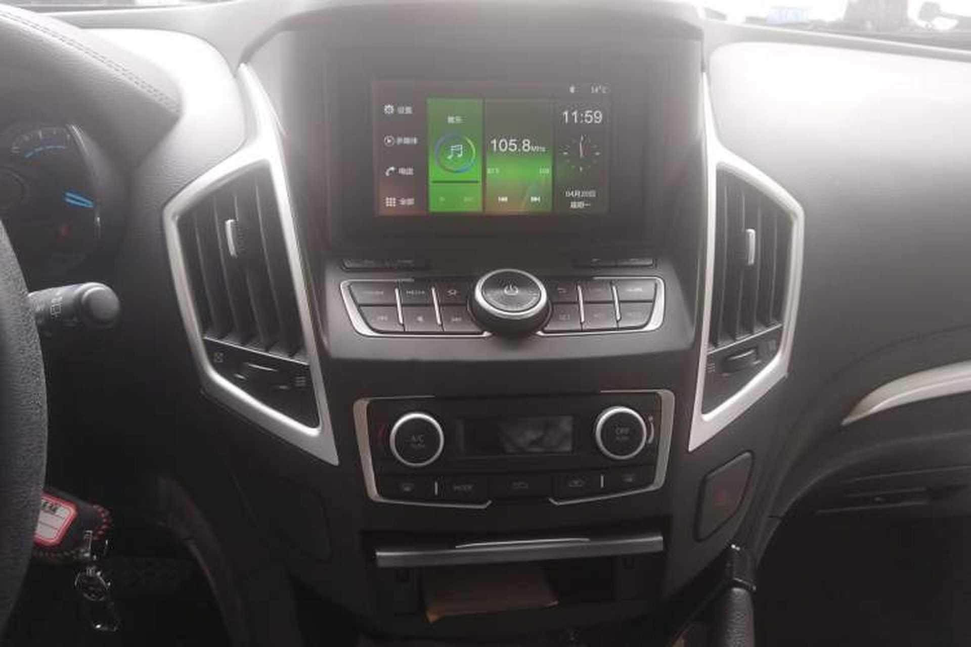 Used Dongfeng Aeolus AX7 2015 2.0L Automatic Zhiyue Version Audio And AC Panel