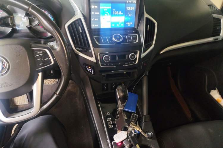 Used Dongfeng Aeolus AX7 2015 2.3L Automatic ZhiZun Version Audio And AC Panel