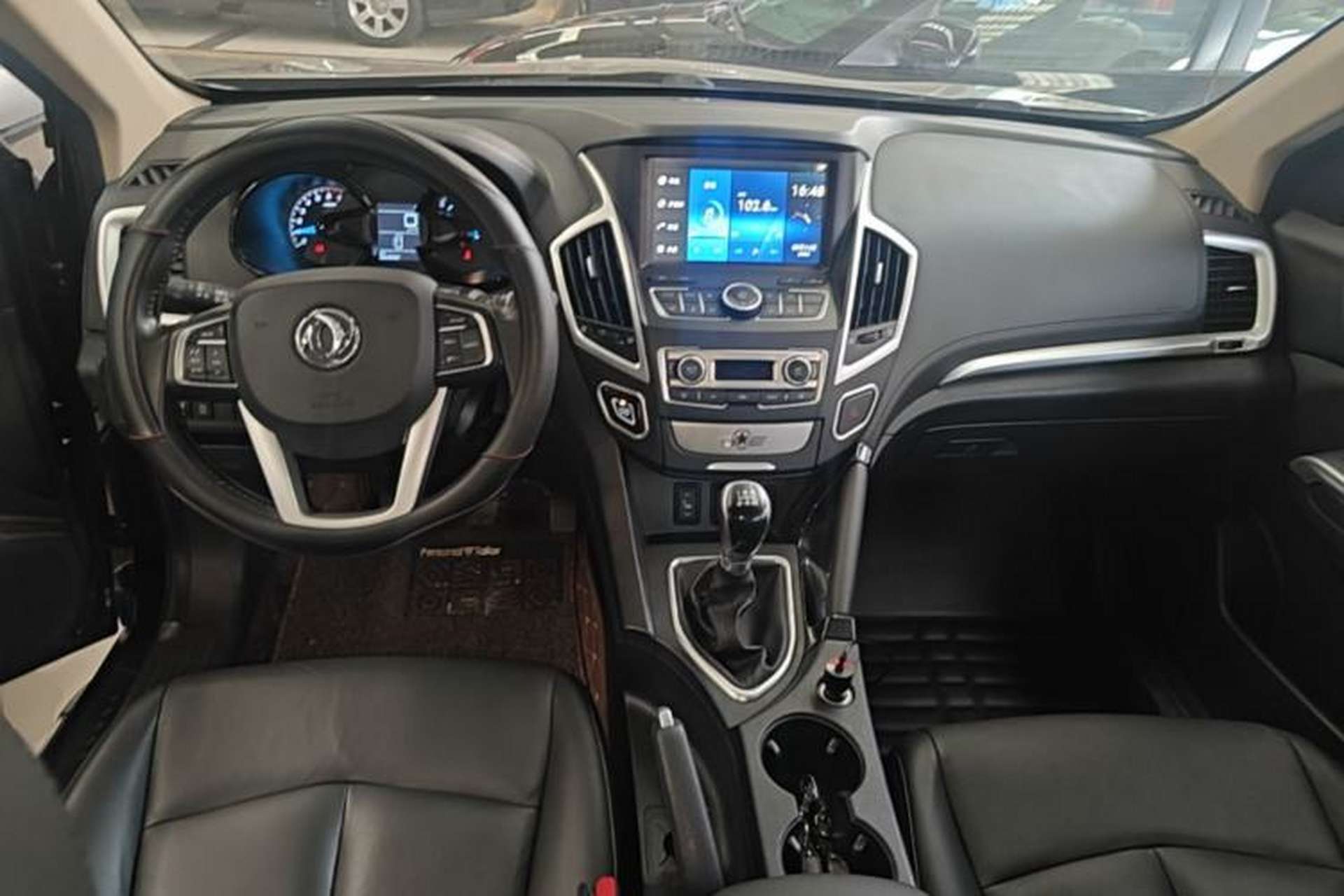 Used Dongfeng Aeolus AX7 2015 2.0L Manual Parade Edition Center Console