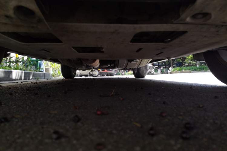 Used Dongfeng Aeolus AX7 2015 2.0L Automatic Zhiyi Trim Chassis Front