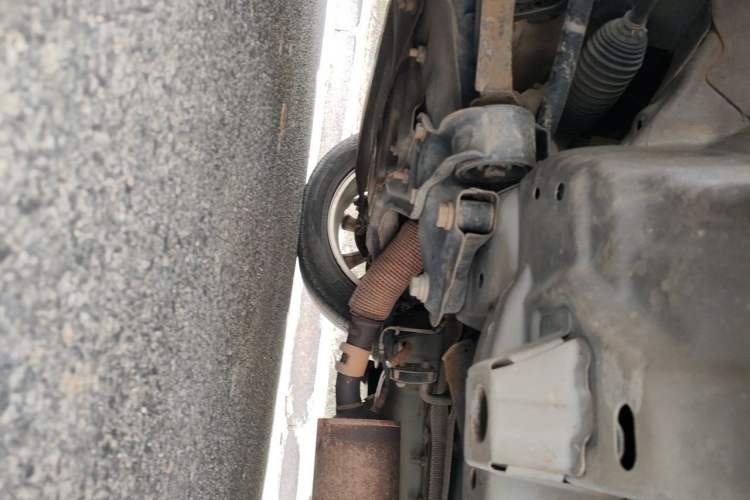 Used Dongfeng Aeolus AX7 2015 2.0L Automatic Zhiyi Trim Chassis Front Left