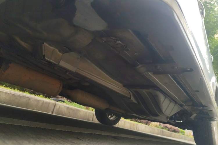 Used Dongfeng Aeolus AX7 2015 2.0L Automatic Zhiyi Trim Chassis Front Left
