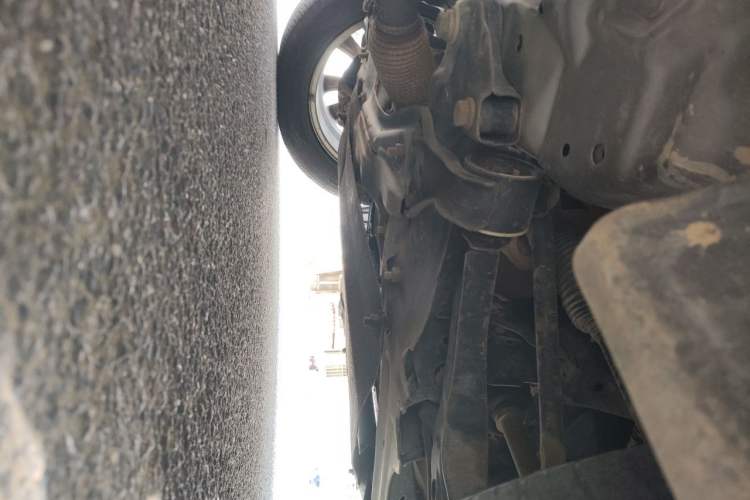 Used Dongfeng Aeolus AX7 2015 2.0L Automatic Zhiyi Trim Chassis Front Right