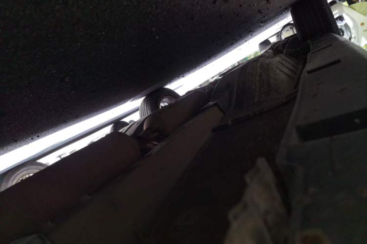 Used Dongfeng Aeolus AX7 2015 2.0L Automatic Zhiyi Trim Chassis Front Right