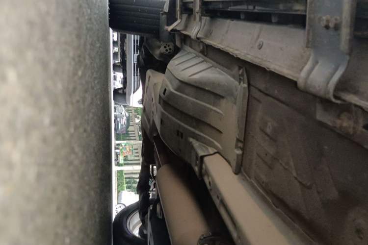 Used Dongfeng Aeolus AX7 2015 2.0L Automatic Zhiyi Trim Chassis Front Right