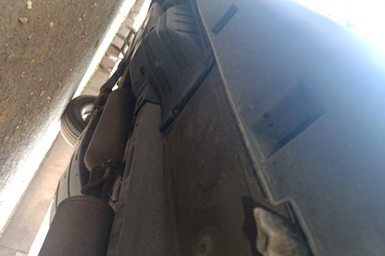Used Dongfeng Aeolus AX7 2015 2.0L Manual Zhiyue Model Chassis Front Right